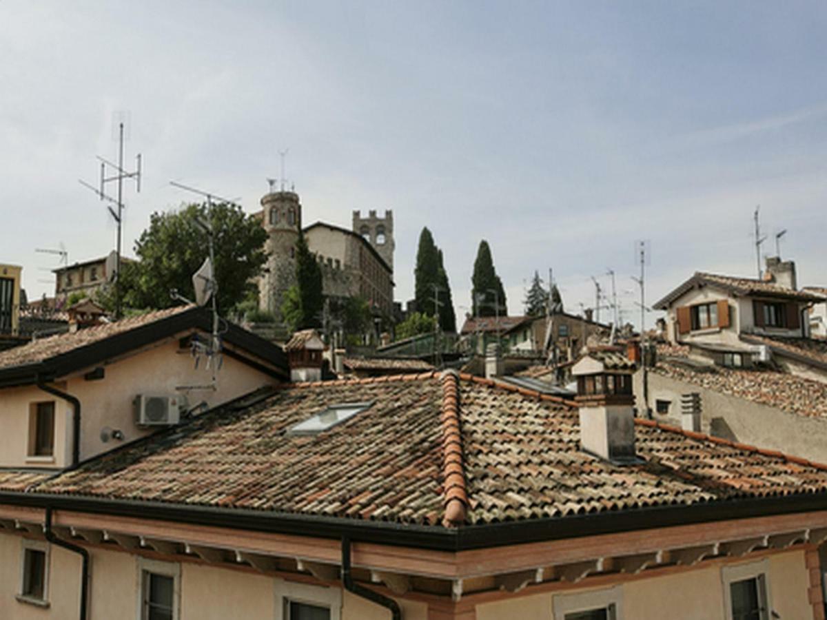 Appartamento Le Rose Desenzano del Garda Exterior foto